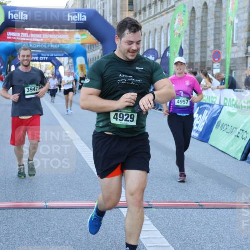 01.09.2024 - BARMER Alsterlauf Strokosch-Dieckow http://msf.ph/oto/6890367 01.09.2024 10:17:22 Ziel 3947, 3948, 4245, 4702, 4870, 4929, 4957, 8231 meine-sportfotos.de