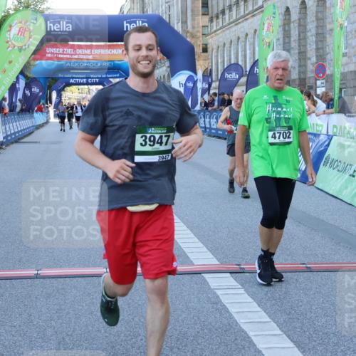 01.09.2024 - BARMER Alsterlauf Strokosch-Dieckow http://msf.ph/oto/6890376 01.09.2024 10:17:23 Ziel 2498, 3947, 3948, 4245, 4702, 4870, 4929, 4957, 8231 meine-sportfotos.de