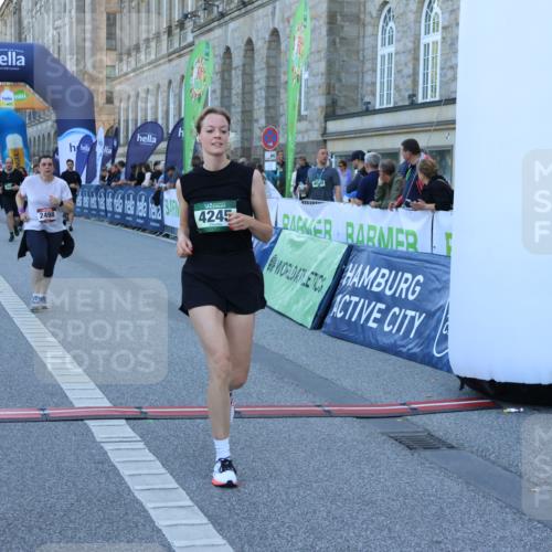 01.09.2024 - BARMER Alsterlauf Strokosch-Dieckow http://msf.ph/oto/6890396 01.09.2024 10:17:31 Ziel 2498, 2819, 3535, 3845, 3893, 3917, 4245, 5159 meine-sportfotos.de