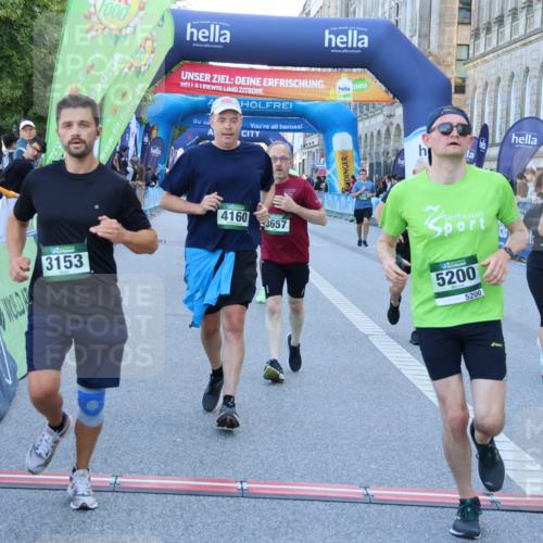 01.09.2024 - BARMER Alsterlauf Strokosch-Dieckow http://msf.ph/oto/6890404 01.09.2024 10:07:27 Ziel 2305, 2317, 2415, 2673, 2996, 3153, 3296, 3657, 3945, 4160, 4320, 5110, 5176, 5200, 5239, 5304 meine-sportfotos.de