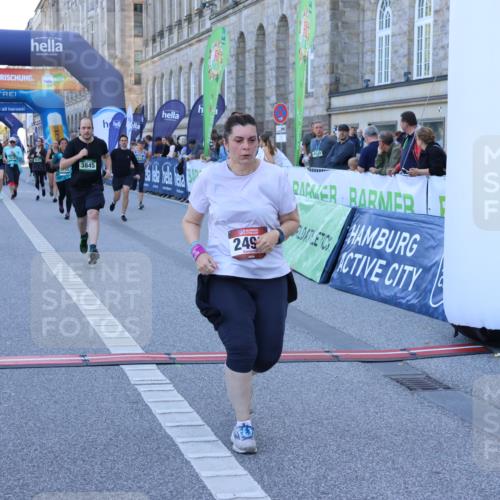 01.09.2024 - BARMER Alsterlauf Strokosch-Dieckow http://msf.ph/oto/6890410 01.09.2024 10:17:35 Ziel 2362, 2498, 2819, 3081, 3500, 3532, 3533, 3535, 3845, 3893, 3917, 4547, 4548, 5159 meine-sportfotos.de