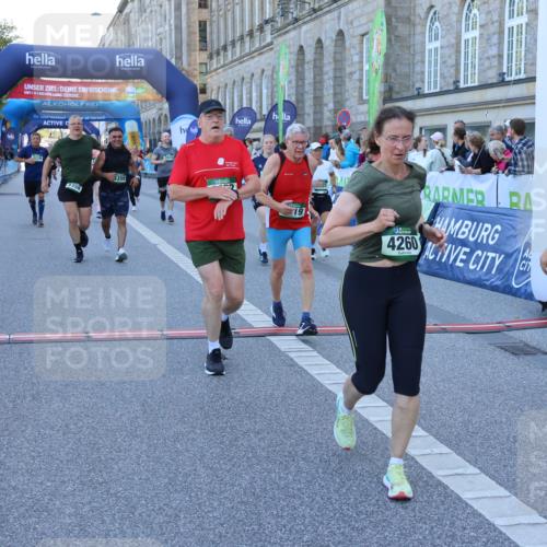 01.09.2024 - BARMER Alsterlauf Strokosch-Dieckow http://msf.ph/oto/6890440 01.09.2024 10:07:47 Ziel 2319, 2342, 2405, 2426, 2525, 3054, 3229, 3358, 3359, 3924, 4065, 4260, 4280, 4350, 4462, 4550, 4733, 4880, 5035, 5104, 5280 meine-sportfotos.de
