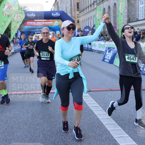 01.09.2024 - BARMER Alsterlauf Strokosch-Dieckow http://msf.ph/oto/6890454 01.09.2024 10:17:46 Ziel 1178, 2546, 2574, 2575, 2593, 2621, 2622, 2842, 2846, 3110, 3158, 3307, 3406, 3497, 3532, 3533, 4073, 4442, 4547, 4548, 4586, 4676, 5307 meine-sportfotos.de