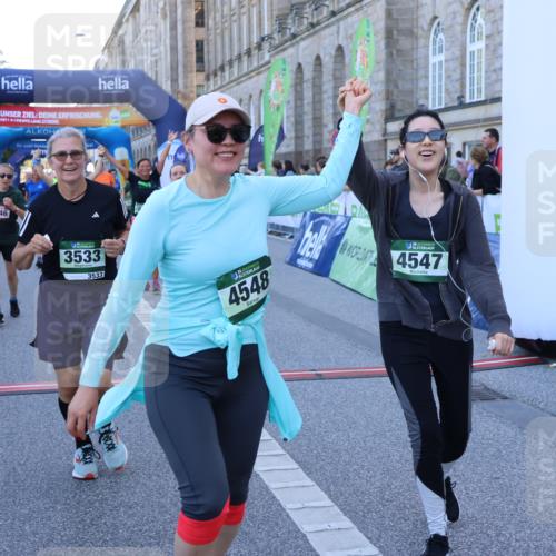 01.09.2024 - BARMER Alsterlauf Strokosch-Dieckow http://msf.ph/oto/6890457 01.09.2024 10:17:46 Ziel 1178, 2546, 2574, 2575, 2593, 2621, 2622, 2842, 2846, 3110, 3158, 3307, 3406, 3497, 3532, 3533, 4073, 4442, 4547, 4548, 4586, 4676, 5307 meine-sportfotos.de