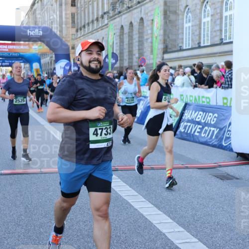 01.09.2024 - BARMER Alsterlauf Strokosch-Dieckow http://msf.ph/oto/6890460 01.09.2024 10:07:56 Ziel 2050, 2228, 2400, 2525, 2867, 3262, 3321, 3335, 3337, 3345, 3870, 4528, 4550, 4673, 4694, 4733, 4750, 4880, 5104, 5280 meine-sportfotos.de