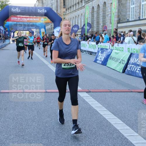 01.09.2024 - BARMER Alsterlauf Strokosch-Dieckow http://msf.ph/oto/6890464 01.09.2024 10:07:58 Ziel 2050, 2228, 2367, 2400, 2525, 2867, 3262, 3321, 3335, 3337, 3345, 3584, 3870, 4528, 4550, 4570, 4673, 4694, 4733, 4750, 4880, 5104, 5280, 8164 meine-sportfotos.de