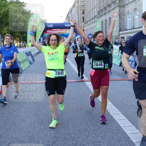 01.09.2024 - BARMER Alsterlauf Strokosch-Dieckow http://msf.ph/oto/6890468 01.09.2024 10:17:50 Ziel 1178, 2377, 2378, 2546, 2574, 2575, 2593, 2621, 2622, 2842, 2846, 3110, 3158, 3265, 3307, 3497, 3871, 4073, 4442, 4586, 4676, 5307 meine-sportfotos.de