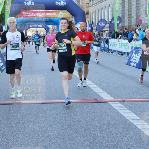 01.09.2024 - BARMER Alsterlauf Strokosch-Dieckow http://msf.ph/oto/6890484 01.09.2024 10:08:05 Ziel 2050, 2228, 2367, 2374, 2400, 3262, 3345, 3584, 3767, 3864, 3870, 3964, 4195, 4528, 4570, 4673, 4694, 4919, 8164 meine-sportfotos.de