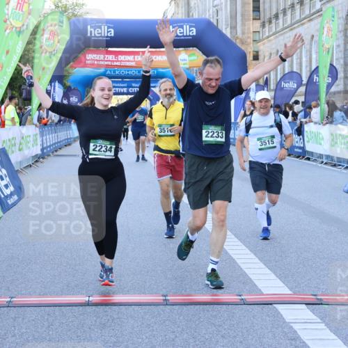 01.09.2024 - BARMER Alsterlauf Strokosch-Dieckow http://msf.ph/oto/6890487 01.09.2024 10:18:13 Ziel 2128, 2233, 2234, 3086, 3183, 3515, 3516, 3844, 5242, 8125 meine-sportfotos.de