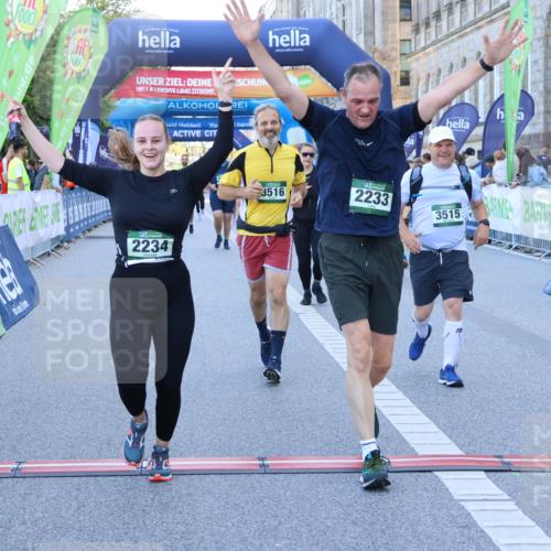 01.09.2024 - BARMER Alsterlauf Strokosch-Dieckow http://msf.ph/oto/6890490 01.09.2024 10:18:13 Ziel 2128, 2233, 2234, 3086, 3183, 3515, 3516, 3844, 5242, 8125 meine-sportfotos.de
