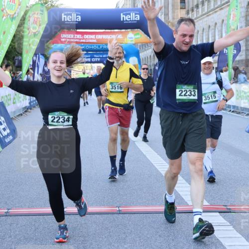 01.09.2024 - BARMER Alsterlauf Strokosch-Dieckow http://msf.ph/oto/6890493 01.09.2024 10:18:14 Ziel 2128, 2233, 2234, 3086, 3183, 3515, 3516, 3844, 4243, 4951, 5242, 8125 meine-sportfotos.de