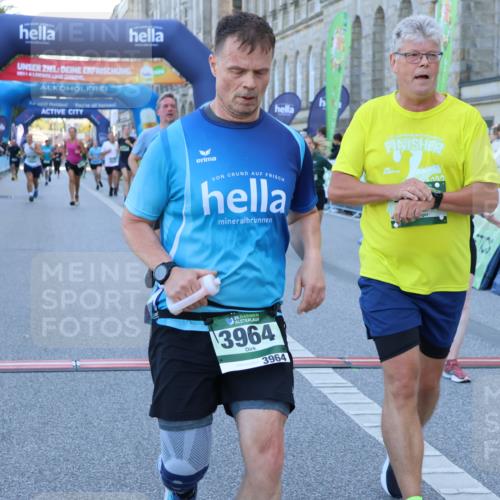 01.09.2024 - BARMER Alsterlauf Strokosch-Dieckow http://msf.ph/oto/6890496 01.09.2024 10:08:13 Ziel 2264, 2374, 2695, 2896, 2941, 3084, 3085, 3767, 3864, 3964, 4007, 4195, 4210, 4919, 5219 meine-sportfotos.de