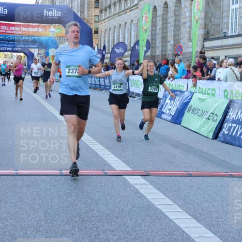 01.09.2024 - BARMER Alsterlauf Strokosch-Dieckow http://msf.ph/oto/6890498 01.09.2024 10:08:14 Ziel 2264, 2374, 2695, 2896, 2941, 3084, 3085, 3381, 3767, 3864, 3964, 4007, 4195, 4210, 4919, 5219 meine-sportfotos.de