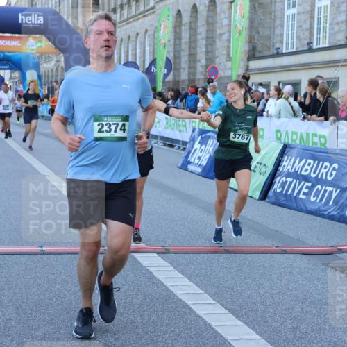 01.09.2024 - BARMER Alsterlauf Strokosch-Dieckow http://msf.ph/oto/6890503 01.09.2024 10:08:15 Ziel 2264, 2374, 2695, 2852, 2896, 2941, 3084, 3085, 3381, 3767, 4007, 4195, 4210, 4919, 5219 meine-sportfotos.de