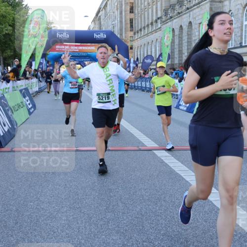 01.09.2024 - BARMER Alsterlauf Strokosch-Dieckow http://msf.ph/oto/6890527 01.09.2024 10:08:22 Ziel 2058, 2148, 2695, 2852, 2896, 2941, 2952, 3084, 3085, 3246, 3381, 3696, 3904, 4007, 4720, 4786, 5219 meine-sportfotos.de