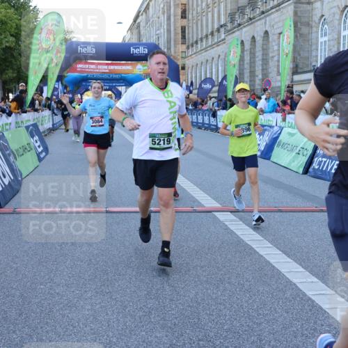 01.09.2024 - BARMER Alsterlauf Strokosch-Dieckow http://msf.ph/oto/6890528 01.09.2024 10:08:22 Ziel 2058, 2148, 2695, 2852, 2896, 2941, 2952, 3084, 3085, 3246, 3381, 3696, 3904, 4007, 4720, 4786, 5219 meine-sportfotos.de