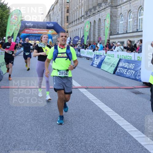 01.09.2024 - BARMER Alsterlauf Strokosch-Dieckow http://msf.ph/oto/6890549 01.09.2024 10:08:27 Ziel 2058, 2063, 2101, 2148, 2694, 2852, 2952, 3224, 3233, 3236, 3246, 3381, 3696, 3904, 4590, 4720, 4786, 8204 meine-sportfotos.de