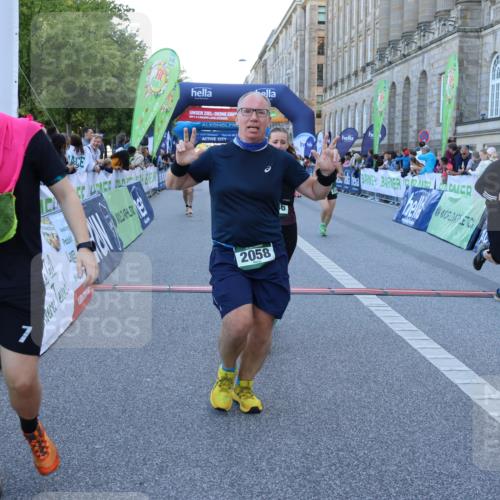 01.09.2024 - BARMER Alsterlauf Strokosch-Dieckow http://msf.ph/oto/6890558 01.09.2024 10:08:30 Ziel 2058, 2063, 2101, 2148, 2694, 3224, 3233, 3236, 3246, 3270, 3904, 4590, 4720, 8204 meine-sportfotos.de