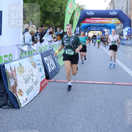 01.09.2024 - BARMER Alsterlauf Strokosch-Dieckow http://msf.ph/oto/6890629 01.09.2024 10:09:06 Ziel 2172, 2465, 3004, 3227, 3414, 3501, 3675, 3927, 4047, 4345, 4826, 4981, 8206 meine-sportfotos.de