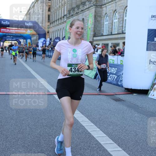 01.09.2024 - BARMER Alsterlauf Strokosch-Dieckow http://msf.ph/oto/6890638 01.09.2024 10:09:09 Ziel 2172, 2465, 2857, 3004, 3227, 3501, 3675, 3927, 4047, 4050, 4345, 4826, 4981, 8206 meine-sportfotos.de
