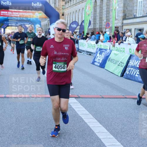 01.09.2024 - BARMER Alsterlauf Strokosch-Dieckow http://msf.ph/oto/6890655 01.09.2024 10:09:20 Ziel 2795, 2796, 2857, 3450, 3486, 3901, 3982, 4050, 4072, 4120, 4196, 4396, 4397, 4468, 4496, 4531, 4579, 4585, 4610, 5233, 8239 meine-sportfotos.de