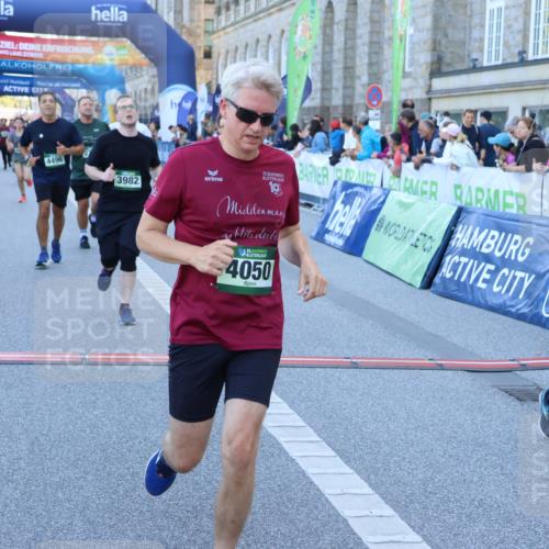 01.09.2024 - BARMER Alsterlauf Strokosch-Dieckow http://msf.ph/oto/6890657 01.09.2024 10:09:20 Ziel 2795, 2796, 2857, 3450, 3486, 3901, 3982, 4050, 4072, 4120, 4196, 4396, 4397, 4468, 4496, 4531, 4579, 4585, 4610, 5233, 8239 meine-sportfotos.de