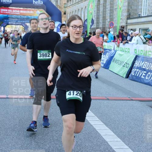 01.09.2024 - BARMER Alsterlauf Strokosch-Dieckow http://msf.ph/oto/6890664 01.09.2024 10:09:22 Ziel 2757, 2795, 2796, 2857, 3450, 3486, 3829, 3830, 3901, 3982, 4072, 4120, 4196, 4396, 4397, 4468, 4496, 4531, 4579, 4585, 4610, 5233, 8239 meine-sportfotos.de