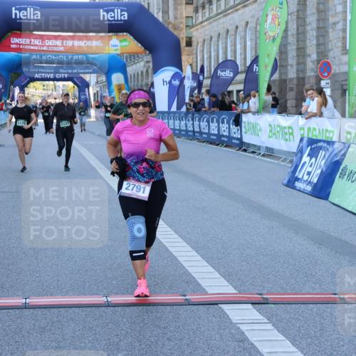 01.09.2024 - BARMER Alsterlauf Strokosch-Dieckow http://msf.ph/oto/6890700 01.09.2024 10:19:29 Ziel 2452, 2468, 2791, 3240, 3937, 5127, 5128 meine-sportfotos.de