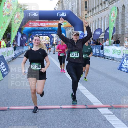 01.09.2024 - BARMER Alsterlauf Strokosch-Dieckow http://msf.ph/oto/6890714 01.09.2024 10:19:32 Ziel 2051, 2196, 2452, 2468, 2791, 3240, 3320, 3344, 3739, 3937, 5127, 5128 meine-sportfotos.de