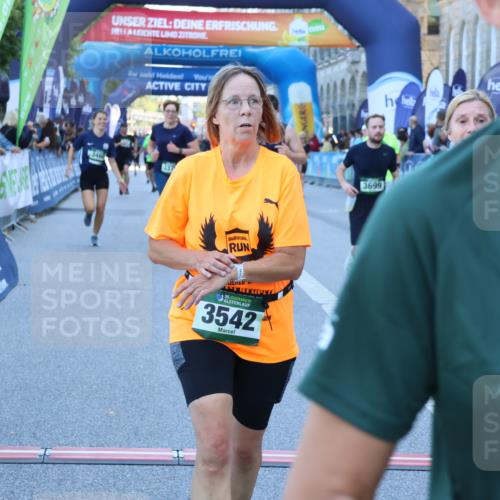 01.09.2024 - BARMER Alsterlauf Strokosch-Dieckow http://msf.ph/oto/6890716 01.09.2024 10:09:48 Ziel 2441, 2588, 2759, 2760, 3033, 3231, 3243, 3245, 3285, 3375, 3460, 3542, 3699, 4230, 4401, 4682, 5040, 5199, 8218, 8256 meine-sportfotos.de