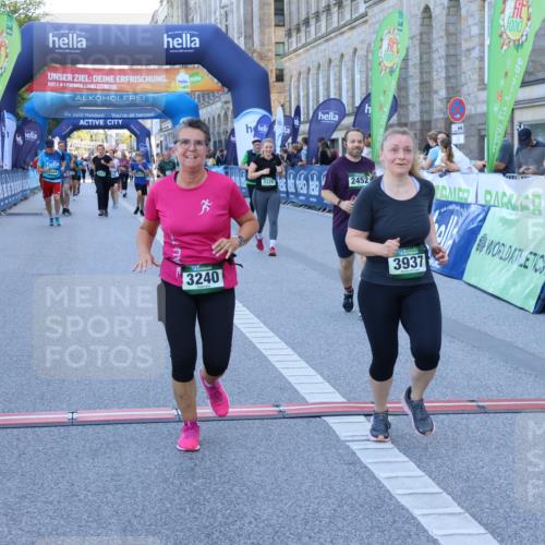 01.09.2024 - BARMER Alsterlauf Strokosch-Dieckow http://msf.ph/oto/6890725 01.09.2024 10:19:36 Ziel 2051, 2196, 2452, 2468, 3213, 3240, 3320, 3344, 3738, 3739, 3784, 3937, 4921, 4922 meine-sportfotos.de