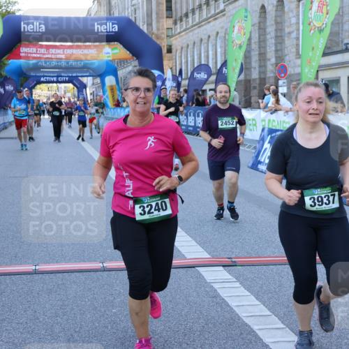 01.09.2024 - BARMER Alsterlauf Strokosch-Dieckow http://msf.ph/oto/6890729 01.09.2024 10:19:36 Ziel 2051, 2196, 2452, 2468, 3213, 3240, 3320, 3344, 3738, 3739, 3784, 3937, 4921, 4922 meine-sportfotos.de