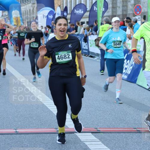 01.09.2024 - BARMER Alsterlauf Strokosch-Dieckow http://msf.ph/oto/6890730 01.09.2024 10:09:54 Ziel 2441, 2582, 2897, 3033, 3201, 3243, 3285, 3375, 3717, 3977, 3983, 4230, 4266, 4268, 4596, 4682, 5040, 5192, 5193, 5199, 8218, 8256 meine-sportfotos.de