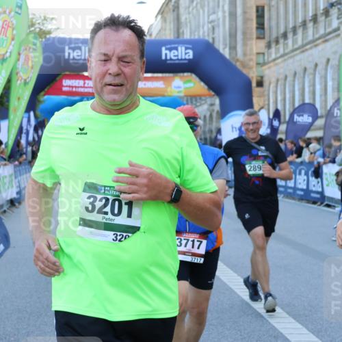 01.09.2024 - BARMER Alsterlauf Strokosch-Dieckow http://msf.ph/oto/6890761 01.09.2024 10:10:05 Ziel 2425, 2467, 2582, 2684, 2863, 2895, 2897, 3154, 3201, 3249, 3283, 3692, 3717, 3977, 4266, 4779, 5018, 5192, 5193, 5251 meine-sportfotos.de