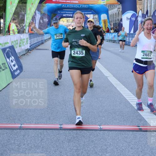 01.09.2024 - BARMER Alsterlauf Strokosch-Dieckow http://msf.ph/oto/6890764 01.09.2024 10:19:50 Ziel 2053, 2432, 2433, 2435, 2687, 2713, 3346, 4469, 4653, 8374, 8375 meine-sportfotos.de