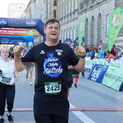 01.09.2024 - BARMER Alsterlauf Strokosch-Dieckow http://msf.ph/oto/6890765 01.09.2024 10:10:07 Ziel 2425, 2467, 2684, 2828, 2863, 2895, 3154, 3249, 3283, 3692, 3717, 4779, 5018, 5251 meine-sportfotos.de