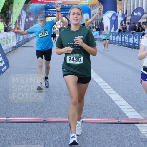 01.09.2024 - BARMER Alsterlauf Strokosch-Dieckow http://msf.ph/oto/6890769 01.09.2024 10:19:51 Ziel 2053, 2432, 2433, 2435, 2687, 2713, 3346, 4469, 4653, 8374, 8375 meine-sportfotos.de