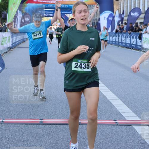 01.09.2024 - BARMER Alsterlauf Strokosch-Dieckow http://msf.ph/oto/6890771 01.09.2024 10:19:51 Ziel 2053, 2432, 2433, 2435, 2687, 2713, 3346, 4469, 4653, 8374, 8375 meine-sportfotos.de