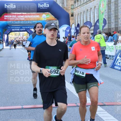 01.09.2024 - BARMER Alsterlauf Strokosch-Dieckow http://msf.ph/oto/6890774 01.09.2024 10:10:10 Ziel 2467, 2684, 2828, 2863, 3154, 3283, 3692, 3766, 5018, 5206 meine-sportfotos.de