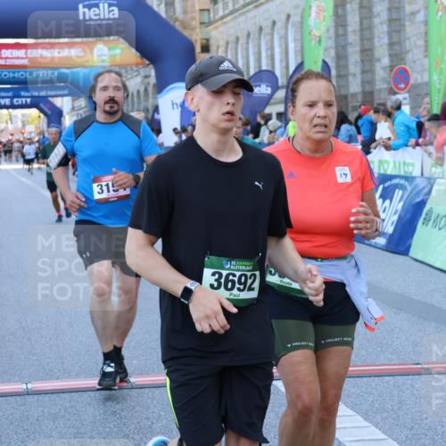 01.09.2024 - BARMER Alsterlauf Strokosch-Dieckow http://msf.ph/oto/6890776 01.09.2024 10:10:10 Ziel 2467, 2684, 2828, 2863, 3154, 3283, 3692, 3766, 5018, 5206 meine-sportfotos.de