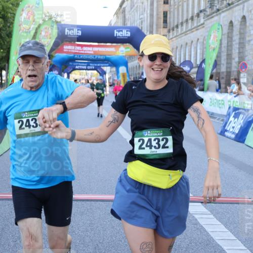 01.09.2024 - BARMER Alsterlauf Strokosch-Dieckow http://msf.ph/oto/6890782 01.09.2024 10:19:53 Ziel 2053, 2432, 2433, 2435, 2687, 2713, 3346, 4469, 4653, 8374, 8375 meine-sportfotos.de