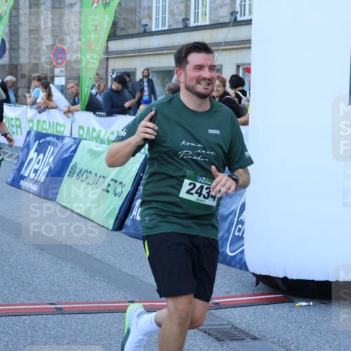 01.09.2024 - BARMER Alsterlauf Strokosch-Dieckow http://msf.ph/oto/6890808 01.09.2024 10:20:05 Ziel 2085, 2142, 2434, 3554, 3855, 4552, 4991 meine-sportfotos.de
