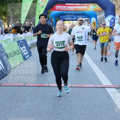 01.09.2024 - BARMER Alsterlauf Strokosch-Dieckow http://msf.ph/oto/6890809 01.09.2024 10:10:30 Ziel 2337, 2390, 2391, 2412, 2668, 2977, 3274, 3875, 3907, 4093, 4277, 4278, 4361, 4770, 4785, 5124, 5125, 8163 meine-sportfotos.de