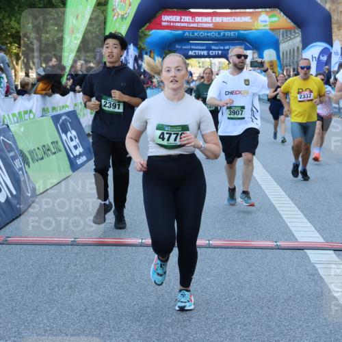 01.09.2024 - BARMER Alsterlauf Strokosch-Dieckow http://msf.ph/oto/6890811 01.09.2024 10:10:30 Ziel 2337, 2390, 2391, 2412, 2668, 2977, 3274, 3875, 3907, 4093, 4277, 4278, 4361, 4770, 4785, 5124, 5125, 8163 meine-sportfotos.de