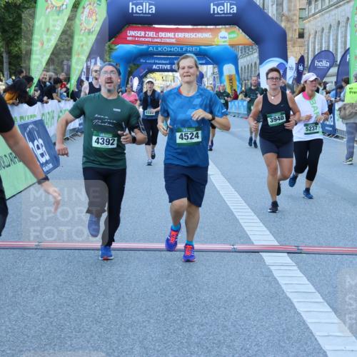 01.09.2024 - BARMER Alsterlauf Strokosch-Dieckow http://msf.ph/oto/6890850 01.09.2024 10:10:44 Ziel 2087, 2355, 2950, 3510, 3748, 3940, 4151, 4325, 4392, 4524, 4930, 5204, 5205, 5237, 8010, 8321 meine-sportfotos.de