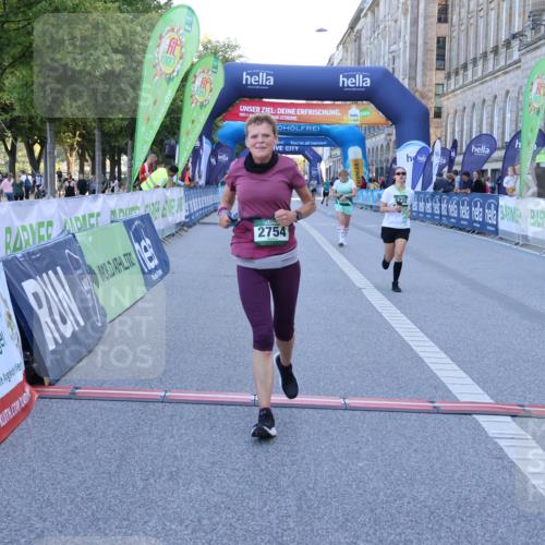 01.09.2024 - BARMER Alsterlauf Strokosch-Dieckow http://msf.ph/oto/6890863 01.09.2024 10:20:24 Ziel 2023, 2754, 2821, 5232 meine-sportfotos.de