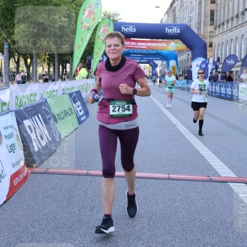 01.09.2024 - BARMER Alsterlauf Strokosch-Dieckow http://msf.ph/oto/6890867 01.09.2024 10:20:25 Ziel 2754, 2821, 5232 meine-sportfotos.de
