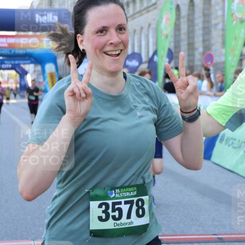 01.09.2024 - BARMER Alsterlauf Strokosch-Dieckow http://msf.ph/oto/6890904 01.09.2024 10:20:47 Ziel 2071, 3553, 3578, 3642, 4013, 4043, 8355 meine-sportfotos.de