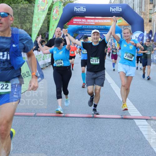 01.09.2024 - BARMER Alsterlauf Strokosch-Dieckow http://msf.ph/oto/6890905 01.09.2024 10:11:08 Ziel 2057, 2159, 2395, 2396, 2401, 2503, 2766, 2908, 2909, 2912, 3053, 3070, 3586, 3673, 3815, 4141, 4302, 4405, 4737, 4904, 4984, 5135, 8033, 8222, 8371 meine-sportfotos.de