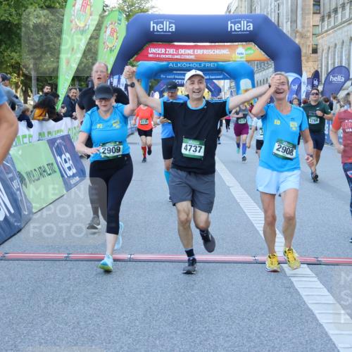 01.09.2024 - BARMER Alsterlauf Strokosch-Dieckow http://msf.ph/oto/6890907 01.09.2024 10:11:08 Ziel 2057, 2159, 2395, 2396, 2401, 2503, 2766, 2908, 2909, 2912, 3053, 3070, 3586, 3673, 3815, 4141, 4302, 4405, 4737, 4904, 4984, 5135, 8033, 8222, 8371 meine-sportfotos.de